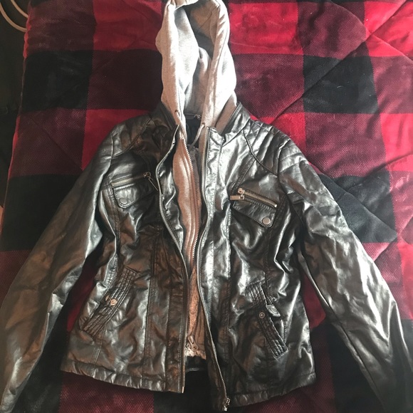 Leather jacket with fuzzy inside - Picture 1 of 2